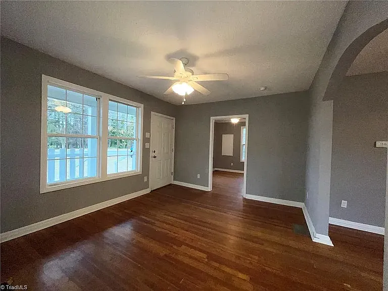 2053 W Clemmonsville Rd — Photo 4