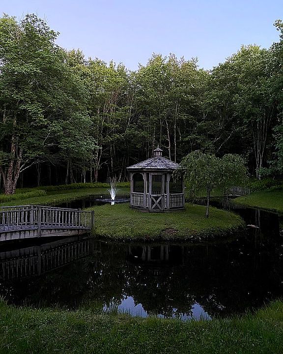 2nd image of 703 Shandelee Rd