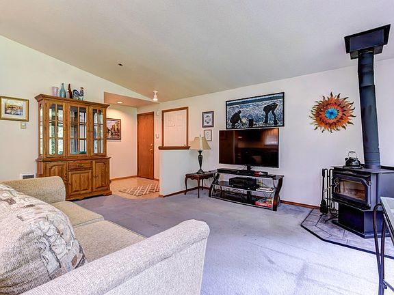 4th image of 2931 S East Camano Dr