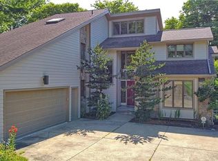 866 Latonka Dr, Mercer, PA 16137