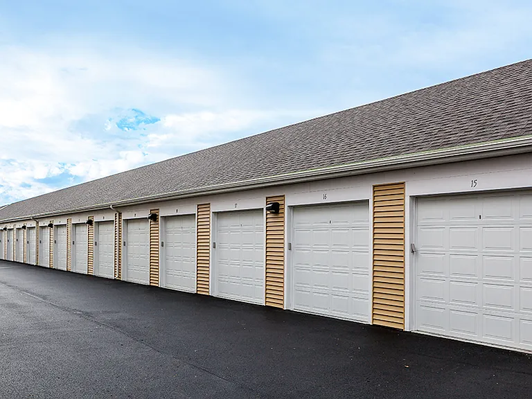 Ethan Pointe Apartment Homes — Photo 20