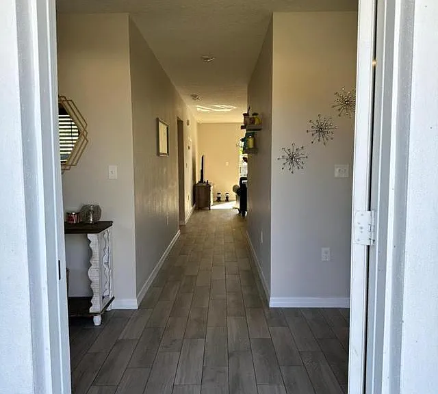 574 NW Archer Ave — Photo 3