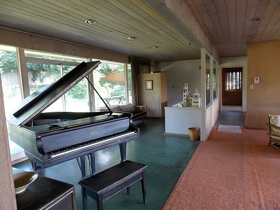 4th image of 8726 NE 11th St
