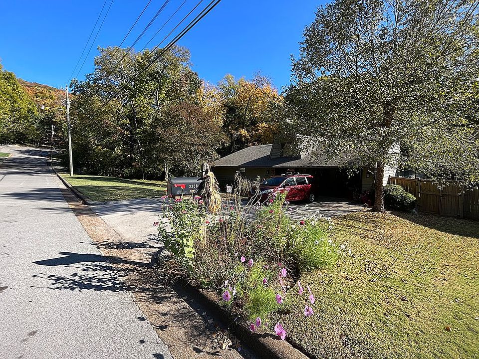 2nd image of 2206 Shades Crest Rd SE