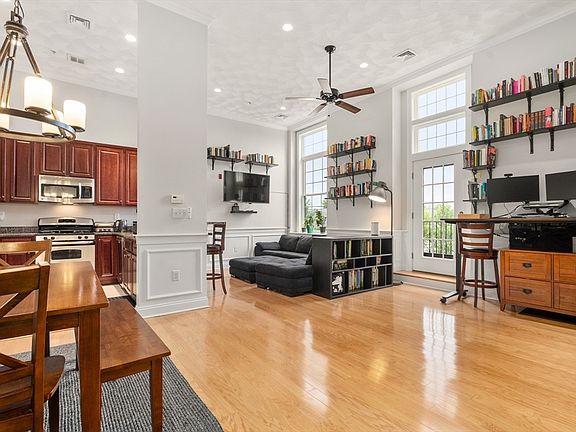 2nd image of 215 Harvard St #40