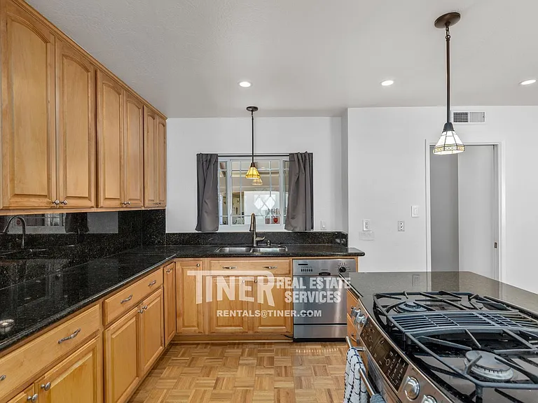 9136 Cecile Way — Photo 19