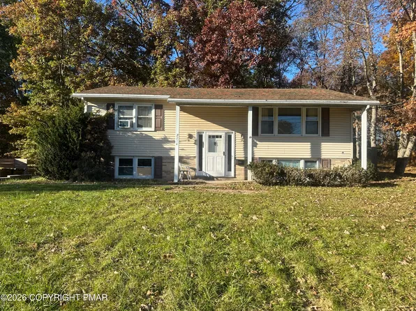 2214 Wallace St, Stroudsburg, PA 18360