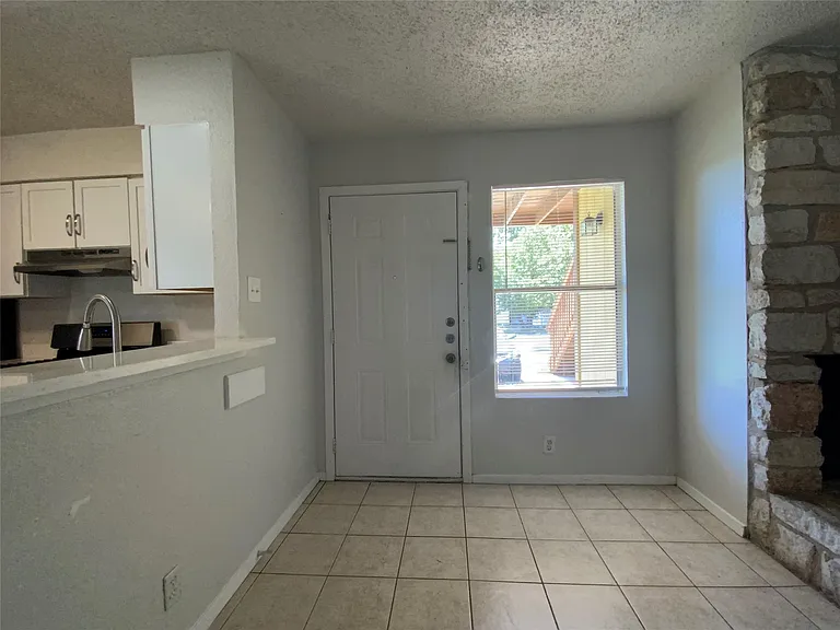2300 Cedrick Cv #B — Photo 7
