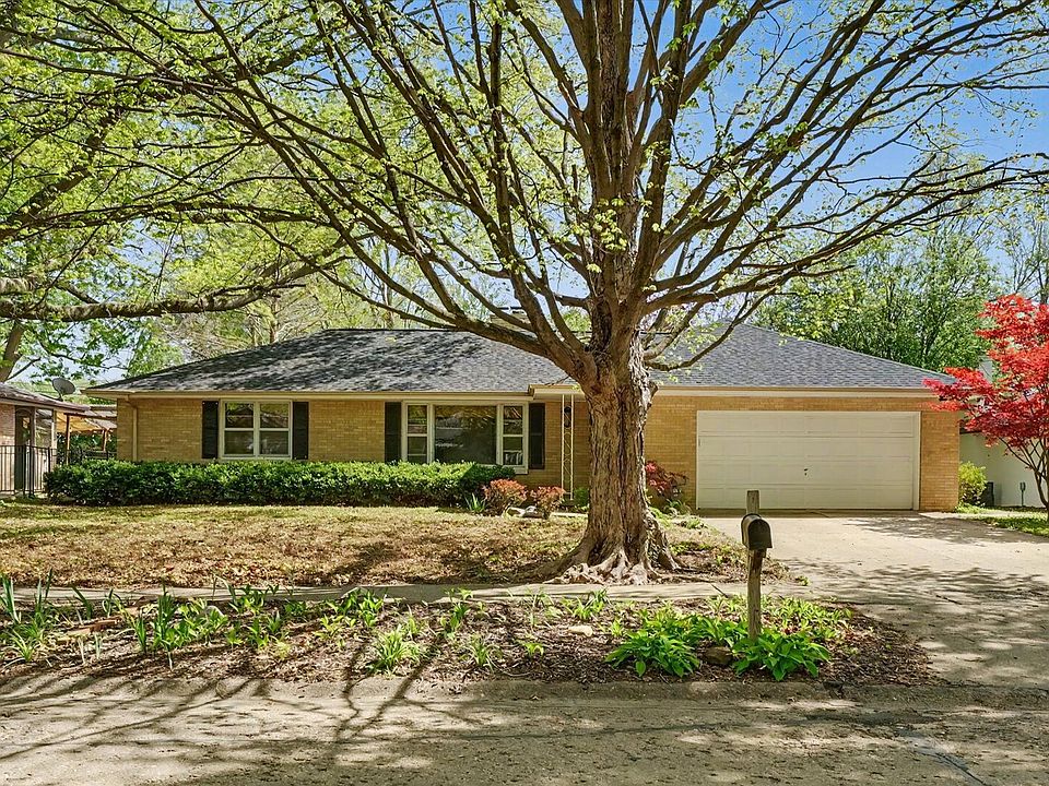 1st image of 1105 Foothill Dr
