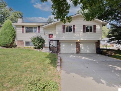 8718 Honey Locust Dr, La Vista, NE, 68128