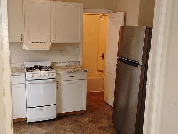 2nd image of 180 S Lake Ave #2F