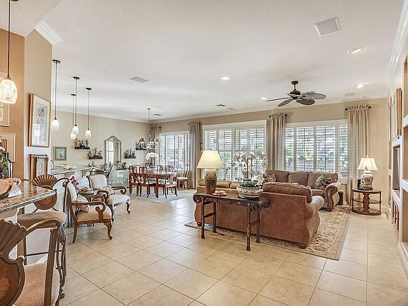 3rd image of 22840 N Los Gatos Dr