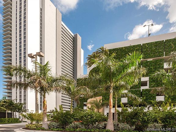 2nd image of 16385 Biscayne Blvd Unit 921