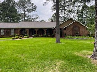 103 Poinsettia Dr, Forest, MS 39074