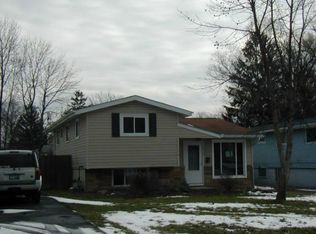 5079 Wake Robin Rd, Mentor, OH 44060