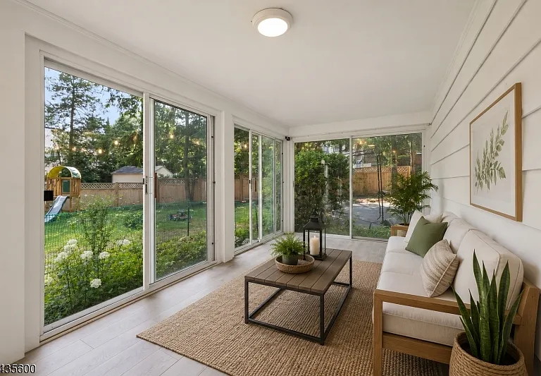 400 Hobart Ave — Photo 18
