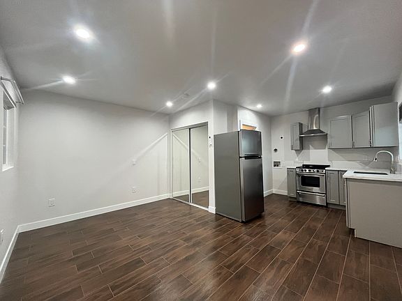 3rd image of 9636 1/2 Homebrook St
