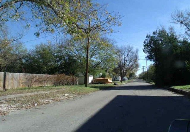 2nd image of 4 E Houston Ave