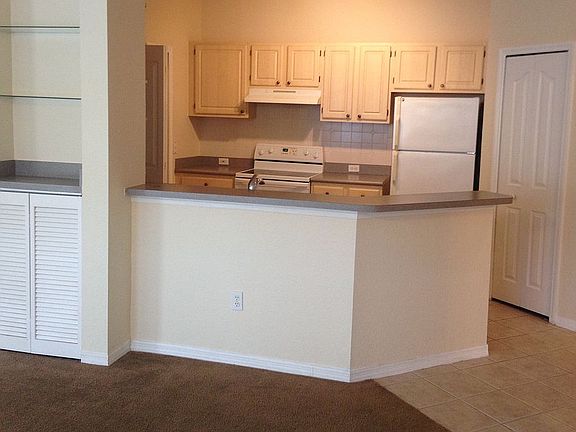 Kitchen/Breakfast Bar