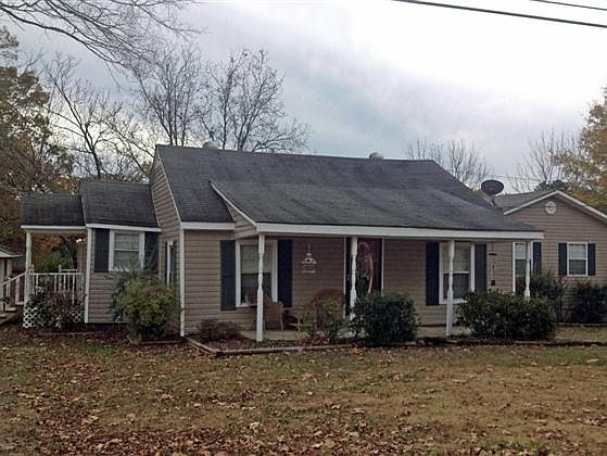 2nd image of 2103 W Linden St