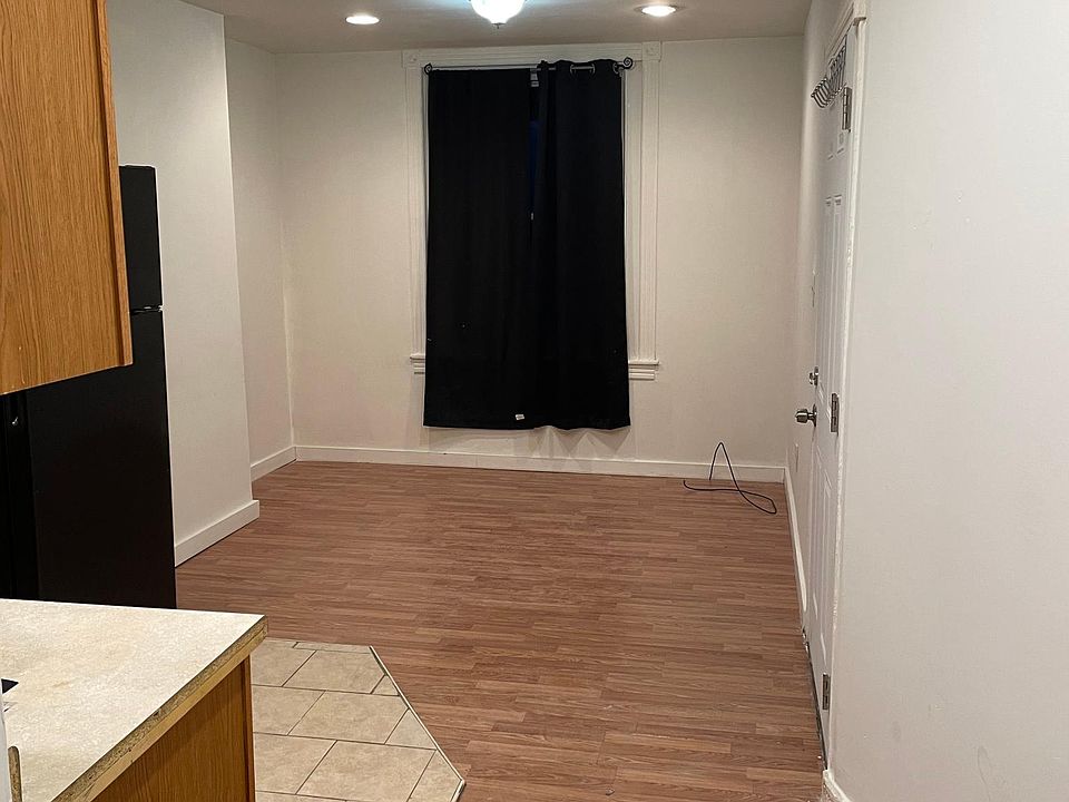 2nd image of 438 N Salford St APT 1