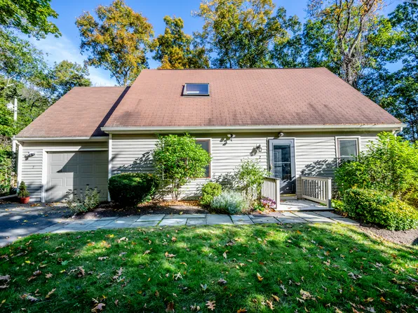 2 Copper Ridge Circle #2, Guilford, CT 06437