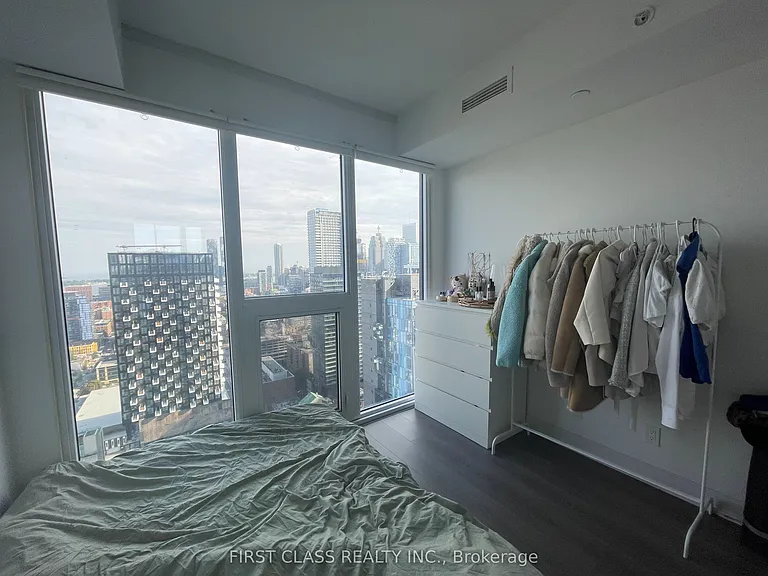 181 Dundas St E #3808 — Photo 9