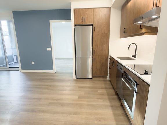 2nd image of 9 Tecumseth St #501