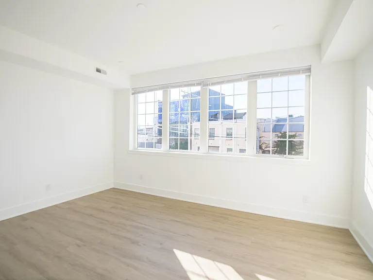1324 Frankford Ave — Photo 40