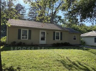 2745 S 37th St, Lincoln, NE 68506