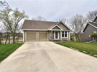 6204 N Coventry Ave, Kansas City, MO 64151