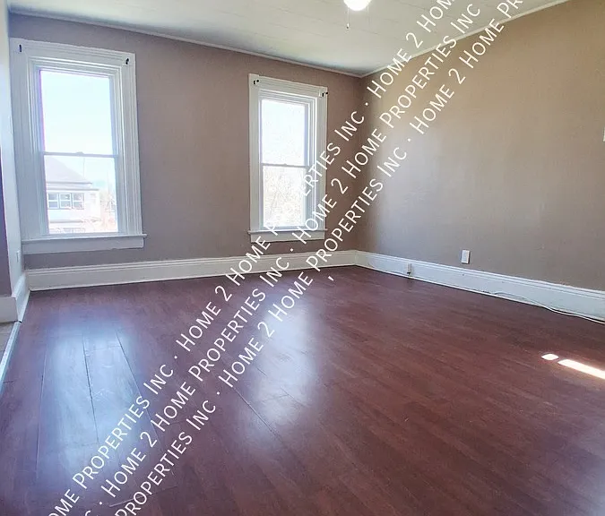 261 Curry Ave — Photo 6