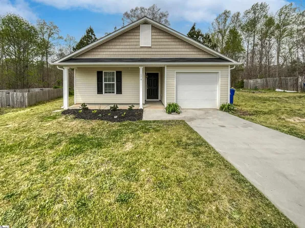 174 Old Timber Rd, Woodruff, SC 29388