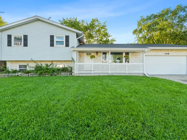 708 Obrien St, Harvard, IL 60033