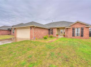 1908 Hebron Ct, Yukon, OK 73099
