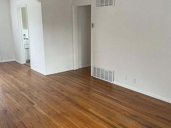 5th image of 4440 Le Park Dr #444