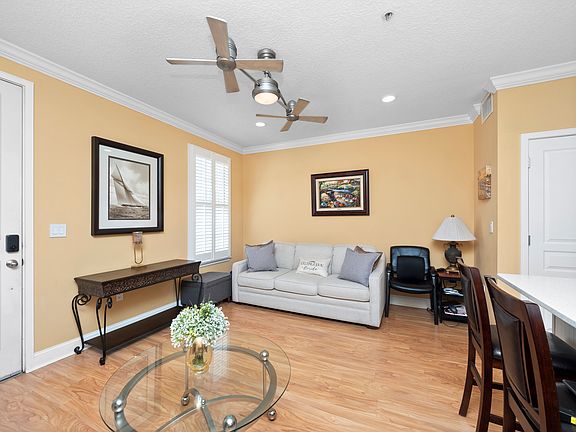 4th image of 600 Market St APT 230