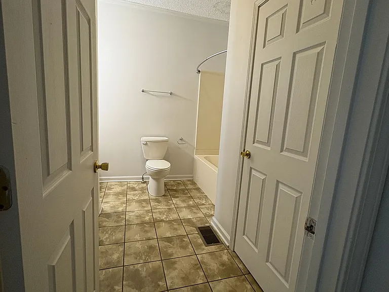 130 Drivers Rd — Photo 8
