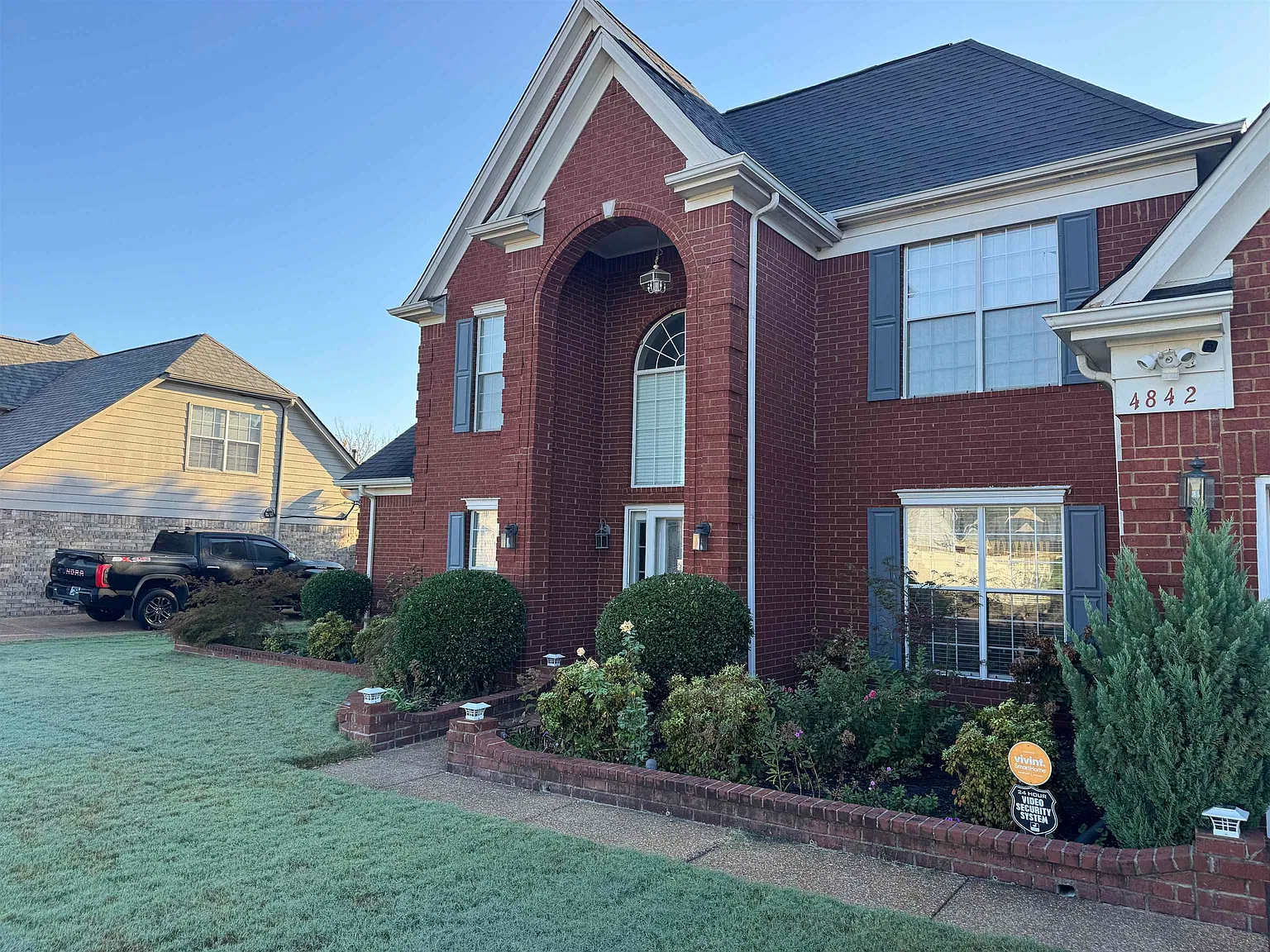 5 bed, 3.0 bath, $3,000 — Photo 2
