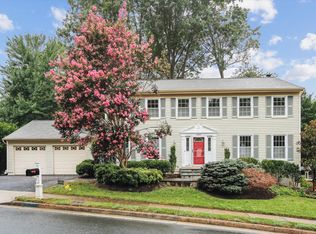 10641 John Ayres Dr, Fairfax, VA 22032