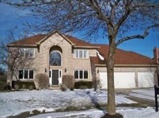 2320 Courtland Ct, Aurora, IL 60502