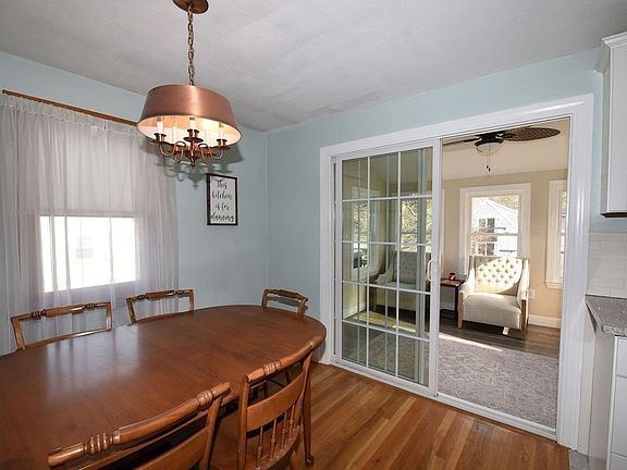 5th image of 16 Hillside Ave