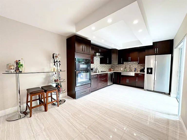 1545 Augusta Cir #105 — Photo 6