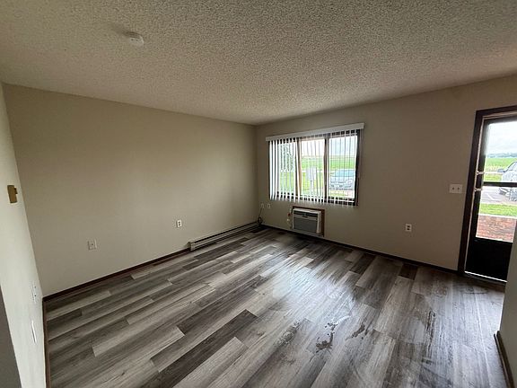 4th image of 210-220 E South St #7
