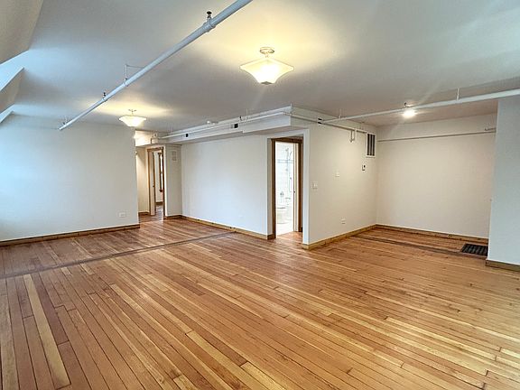 4th image of 4600 S Ellis Ave #214