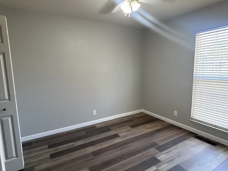 1816 Fallon Ln — Photo 18