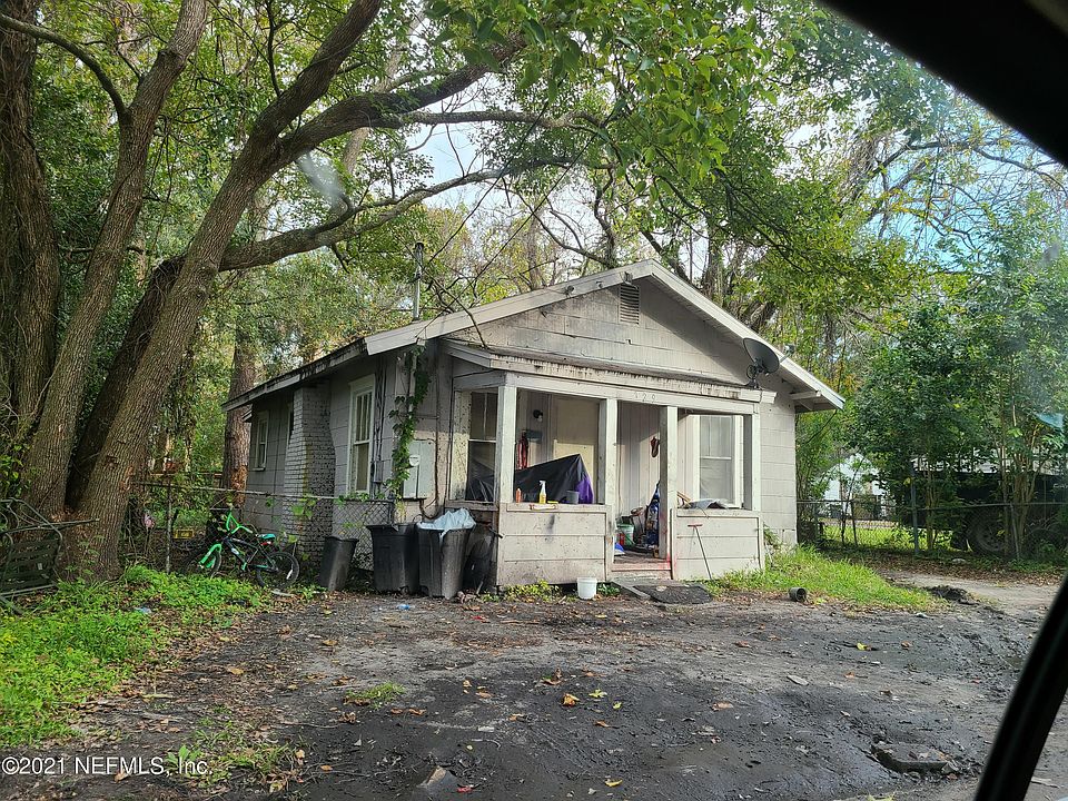 2nd image of 729 James St