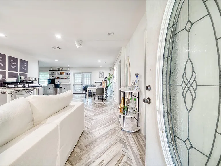 5911 Dawnridge Dr — Photo 11