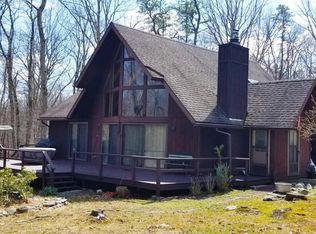 118 Blue Ridge Dr, Canadensis, PA 18325