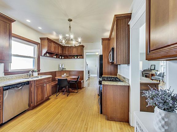 4th image of 620 N Highland Ave